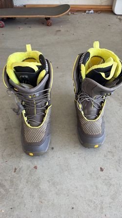 Snowboard boots size 10