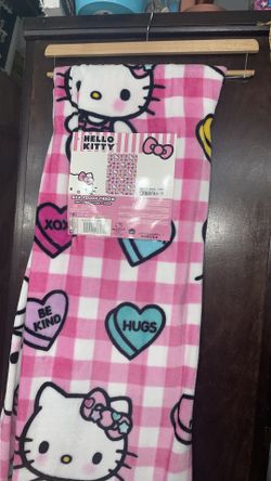 Hello kitty valentines blanket