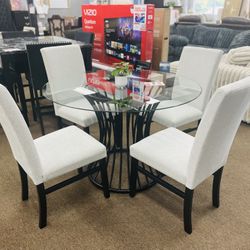 Brand New Cozy Cute Modern Dining Table!