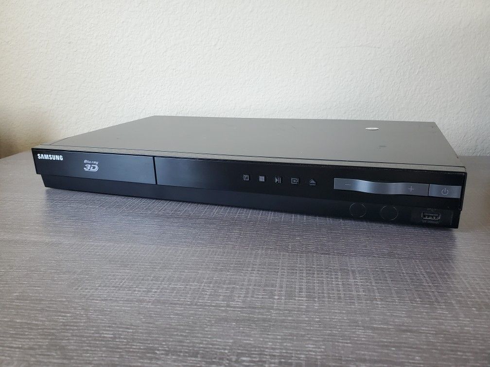 Samsung HT-F4500 3D Blu-Ray DVD Player Home Theatre Reciever, No Remote Or Power Cable