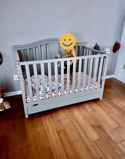 Baby Crib / Full-size Bed