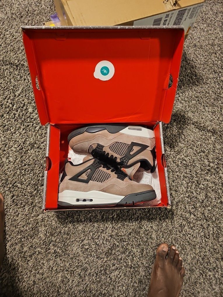 Jordan 4s " Taupe Haze " Size 9 Excellent Condition