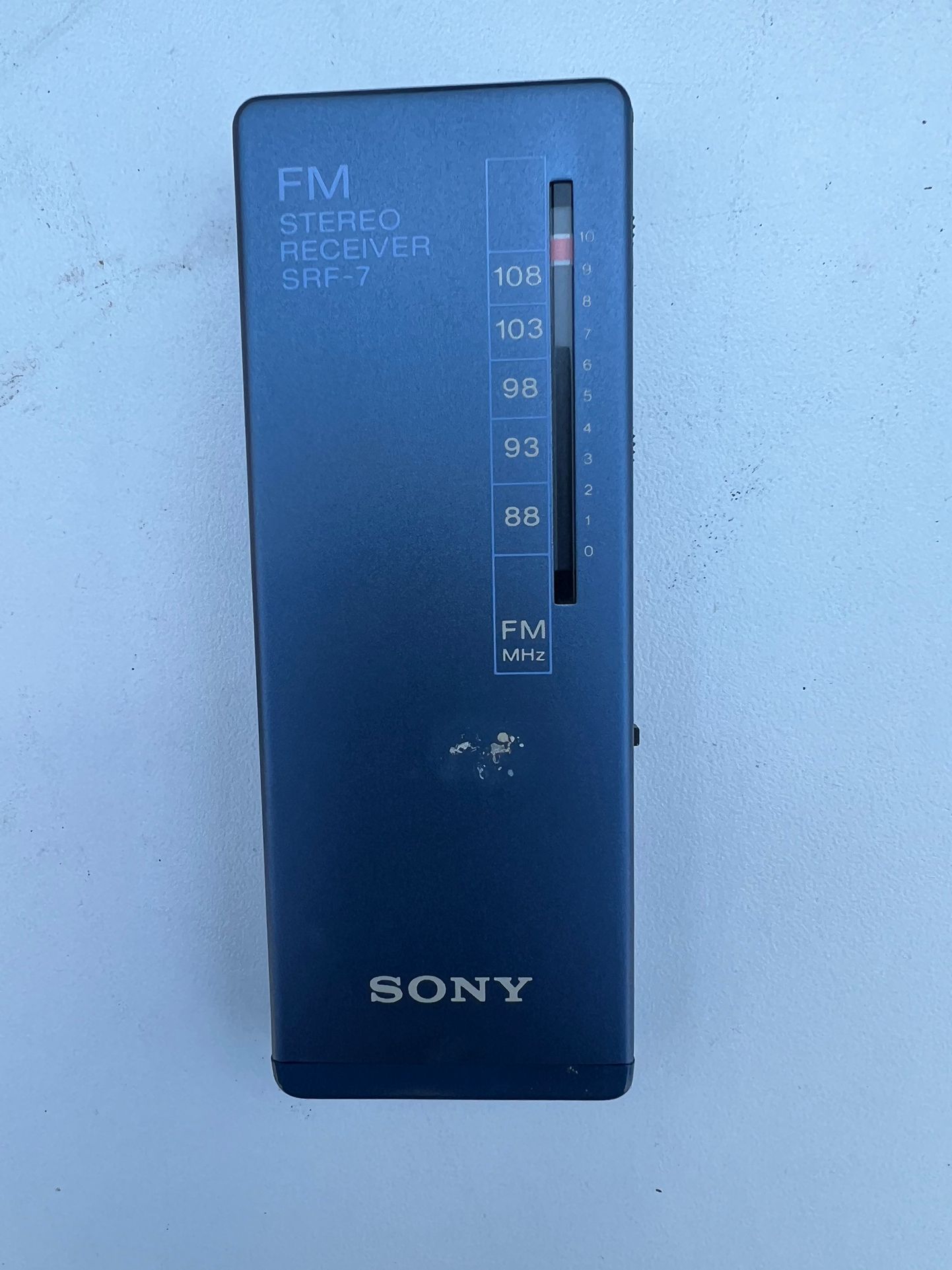 Portable FM STEREO RECEIVER SRE-7