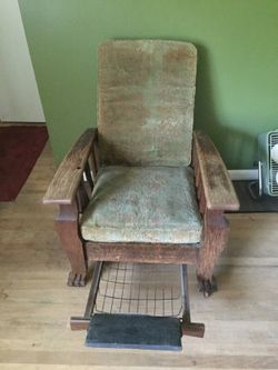 Antique Royal push button reclining chair for Sale in Fort Wayne IN OfferUp
