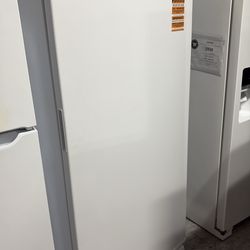 Upright Whirlpool freezer OPEN BOX