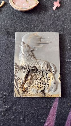 Wolf carving