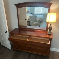 7 Drawers Wood Dresser & Mirror