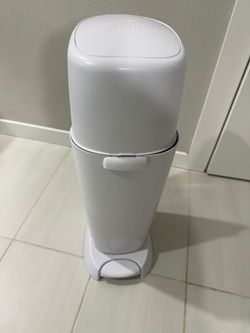 diaper genie pail and few refills