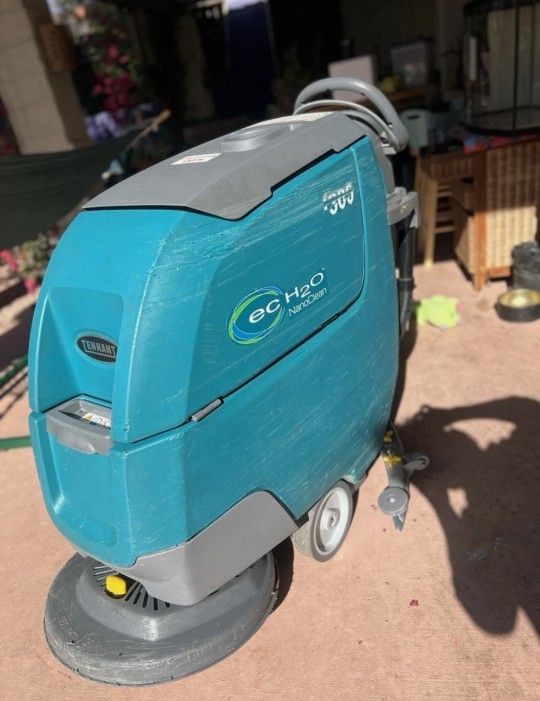 TENNANT T300 | 20" WALK BEHIND DISK FLOOR SCRUBBER