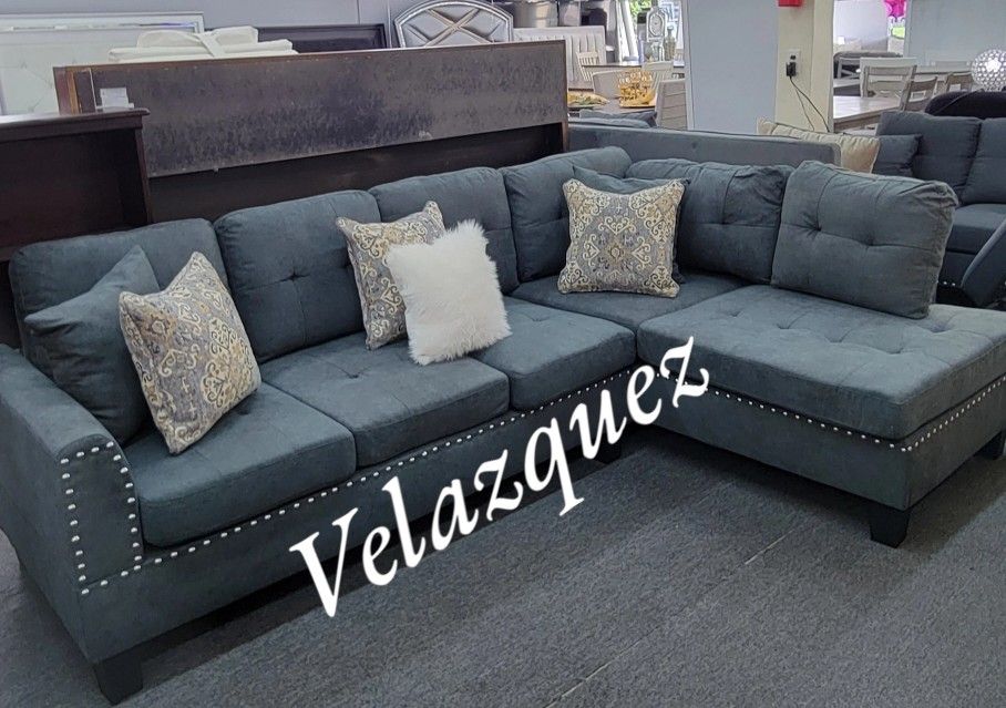 ✅️✅️2 pc Grey linen like fabric sectional sofa with...