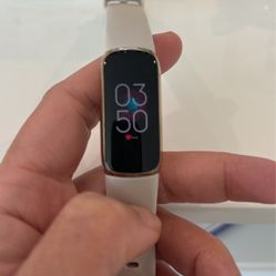 Fitbit Luxe (2 Available)
