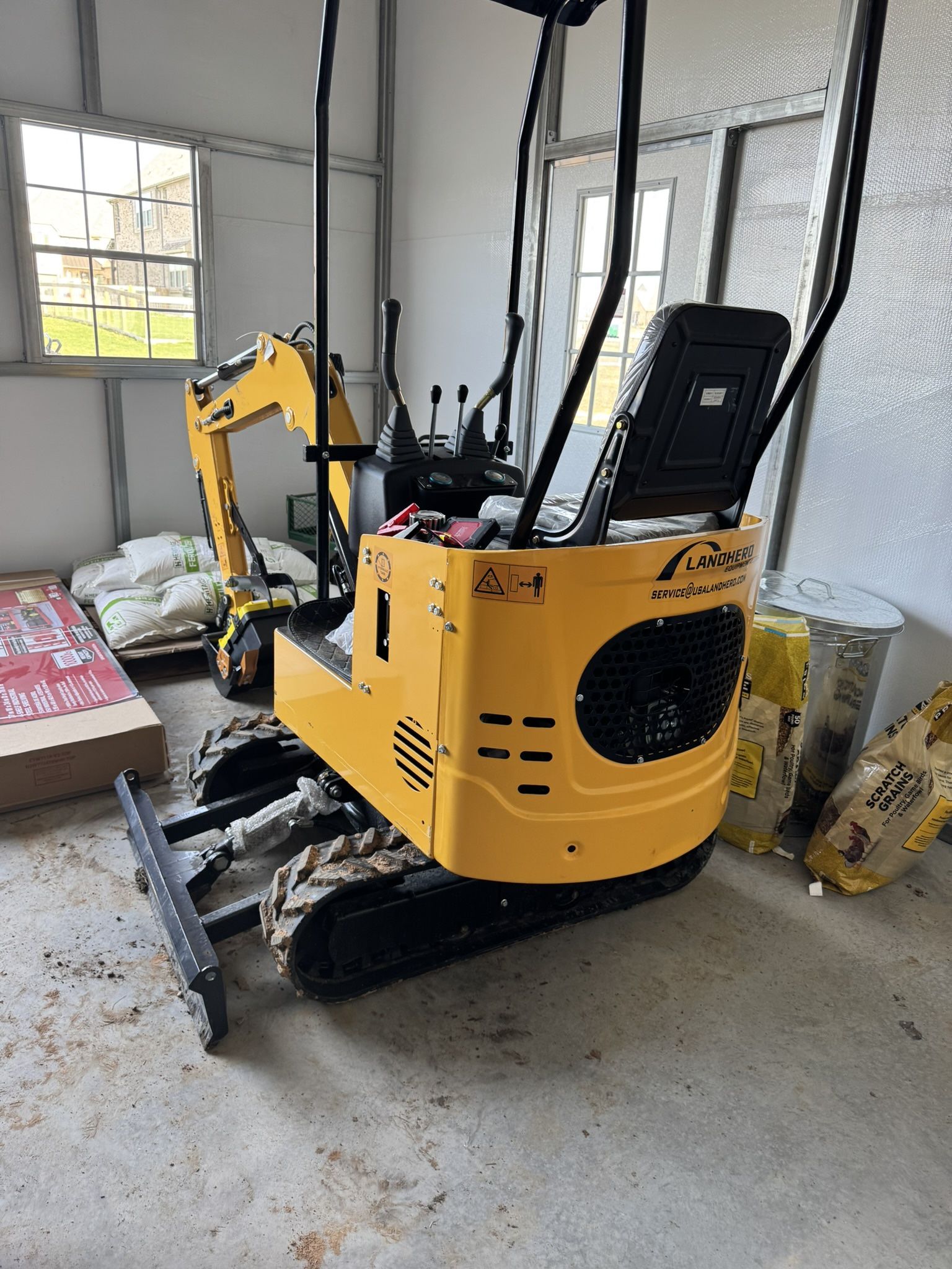 Mini Excavator With Attachments New