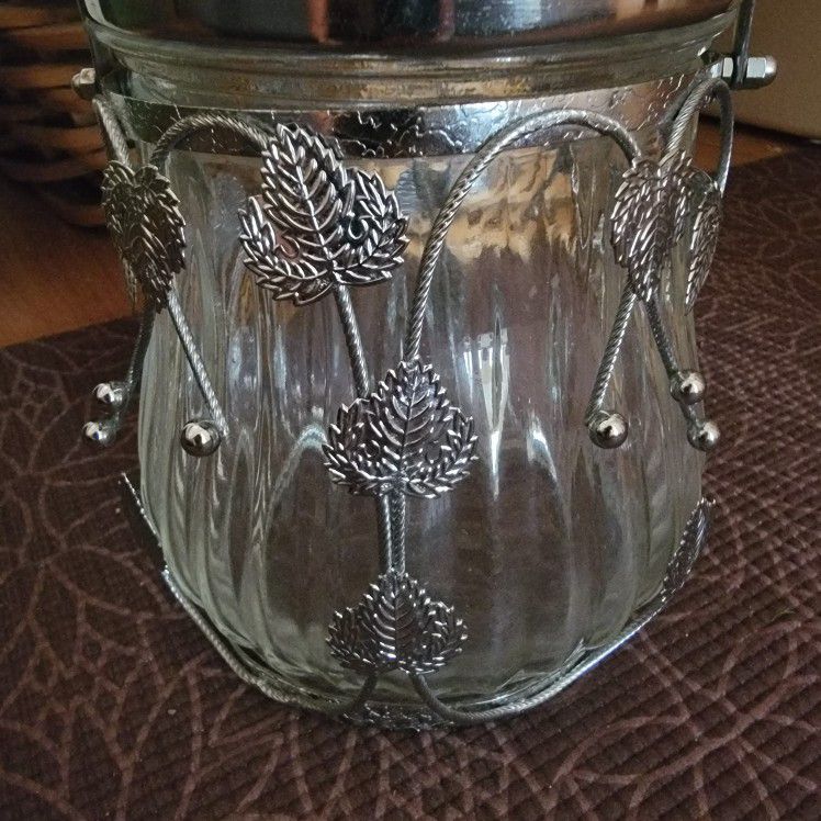Large Glass Jar With Cork Lid for Sale in Mesa, AZ - OfferUp