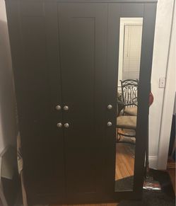 Free Wardrobe