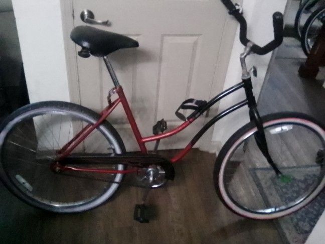 Beautiful Vintage Mid 80s Huffy Beach Cruzer Reduced (