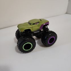 Hot Wheels Monster Trucks The Incredible Hulk Green Purple 1:64 Scale Loose
