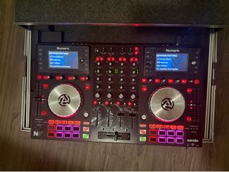 Numark NV 4-Deck Serato DJ Controller with Odyssey Hard Flight Case - Excellent