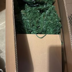 Pre-owned 6.5 Ft Pre-lit Tree  Light color : Multi-color  Asking price is $55.00 Pick this and other cool items up in Powder Springs Ga 30127✅✅✅