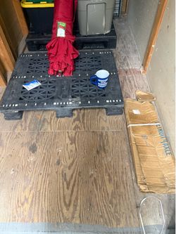 Strong heavy duty Plastic pallets
