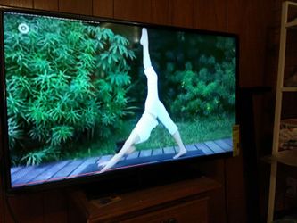 Insignia TV, 43 inch, barely used