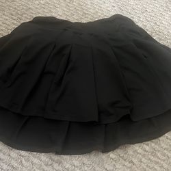 Women’s Shein Pleated Black Skort Size Medium