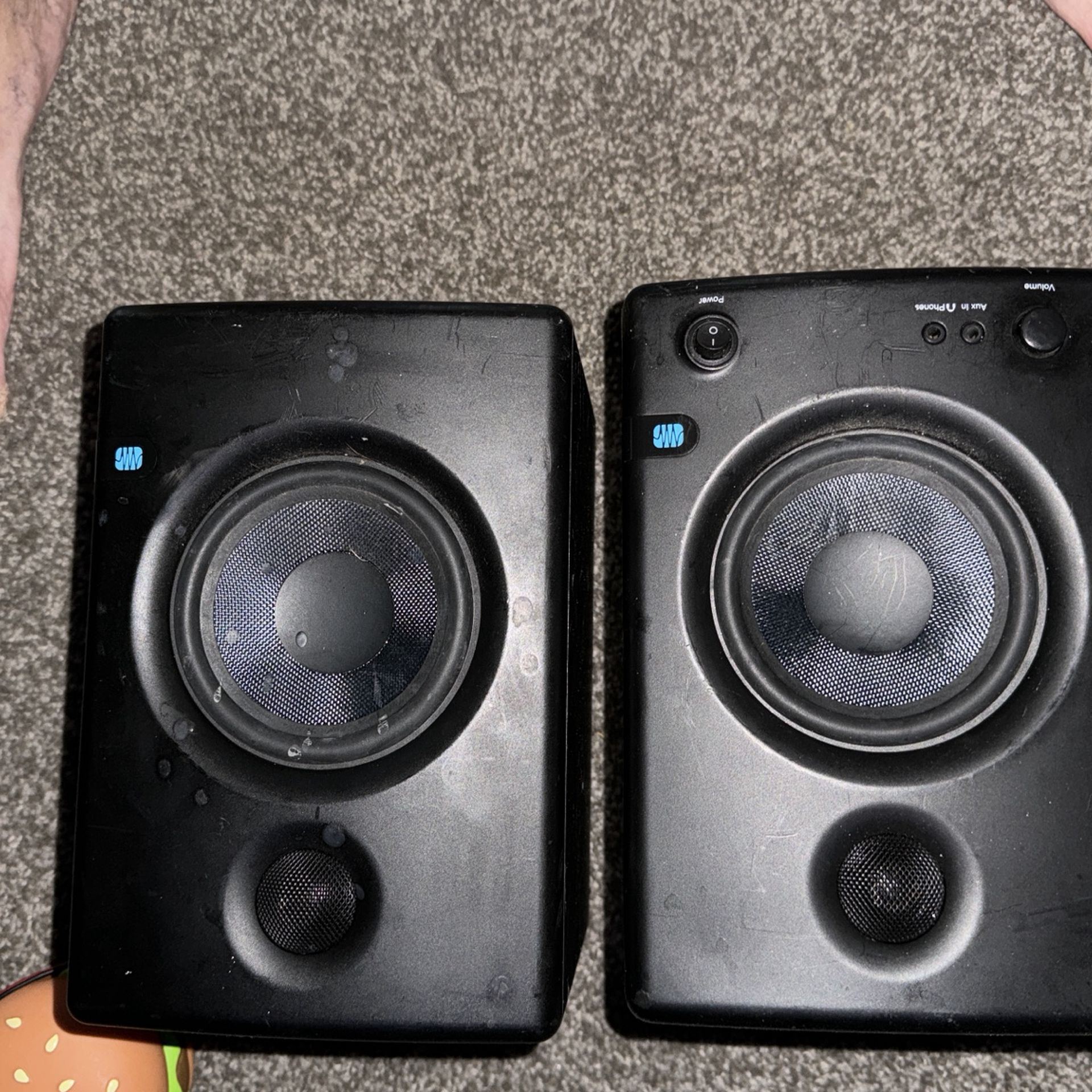 Studio Speakers Ex Ellent Condition