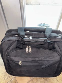 Carry on bag with handle