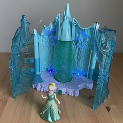Elsa Disney Princess Frozen Light Up Ice Castle Magiclip Doll 