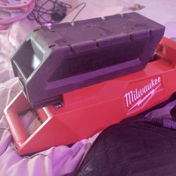 MILWAUKEE  MX   FUEL CP203 BATTERY and CHARGER