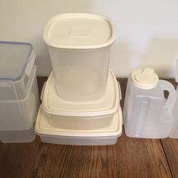 Tupperware Containers 
