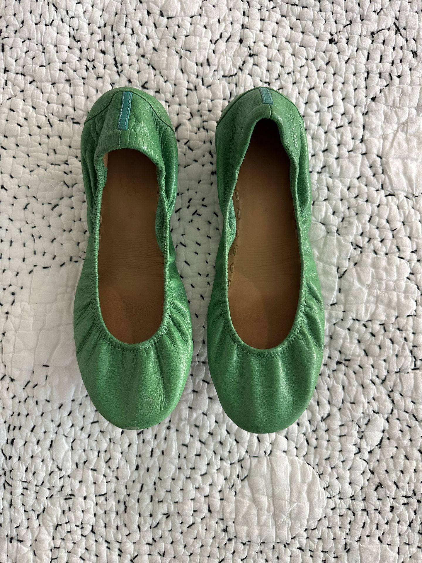 Tieks Size 9, Green  & Accessories