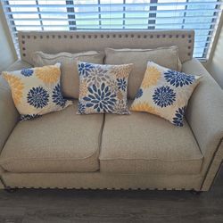 Loveseat 