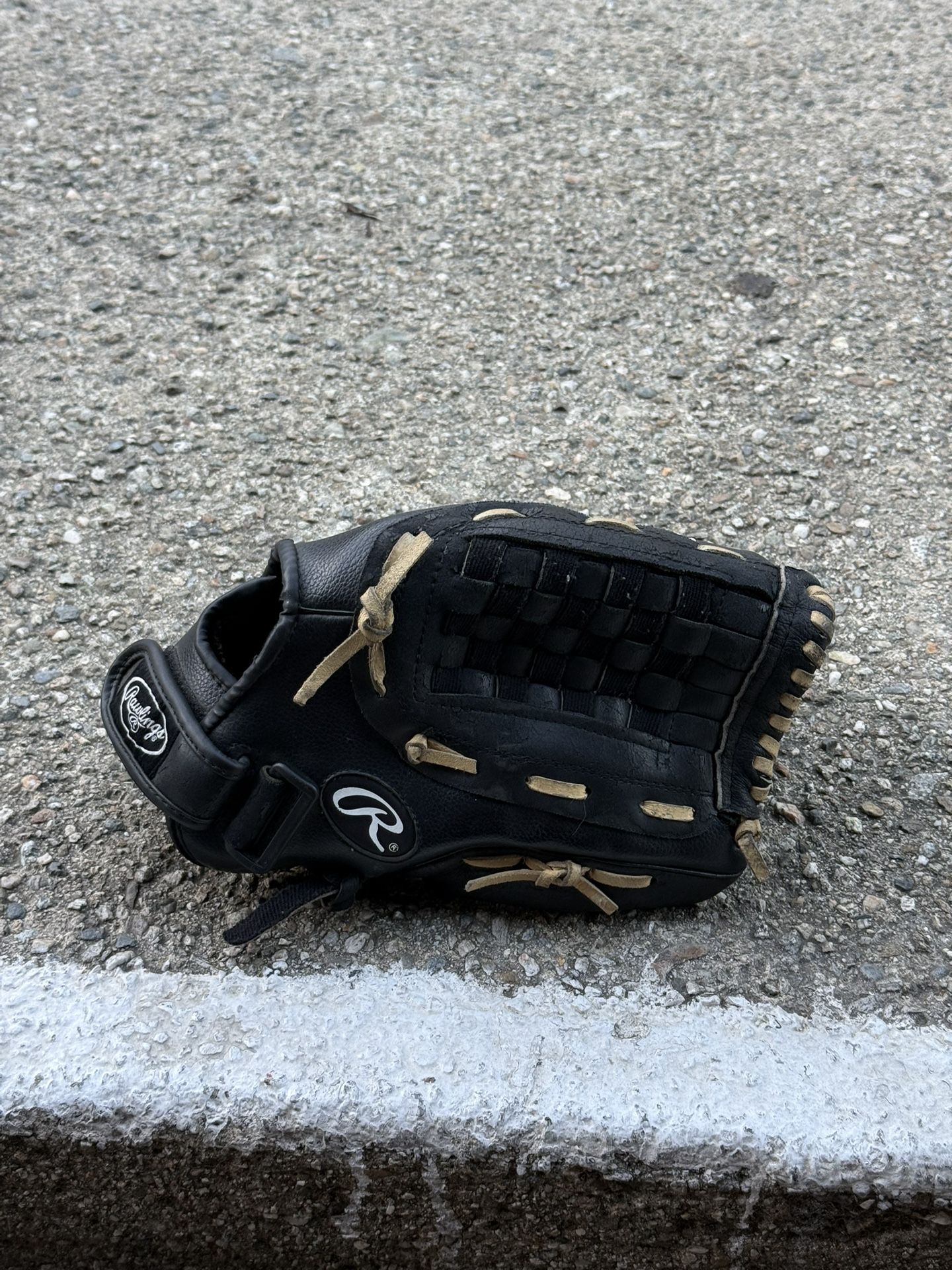 Rawlings baseball glove 13in