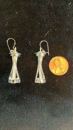 Vintage pair Seattle Worlds Fair Space Needle earrings