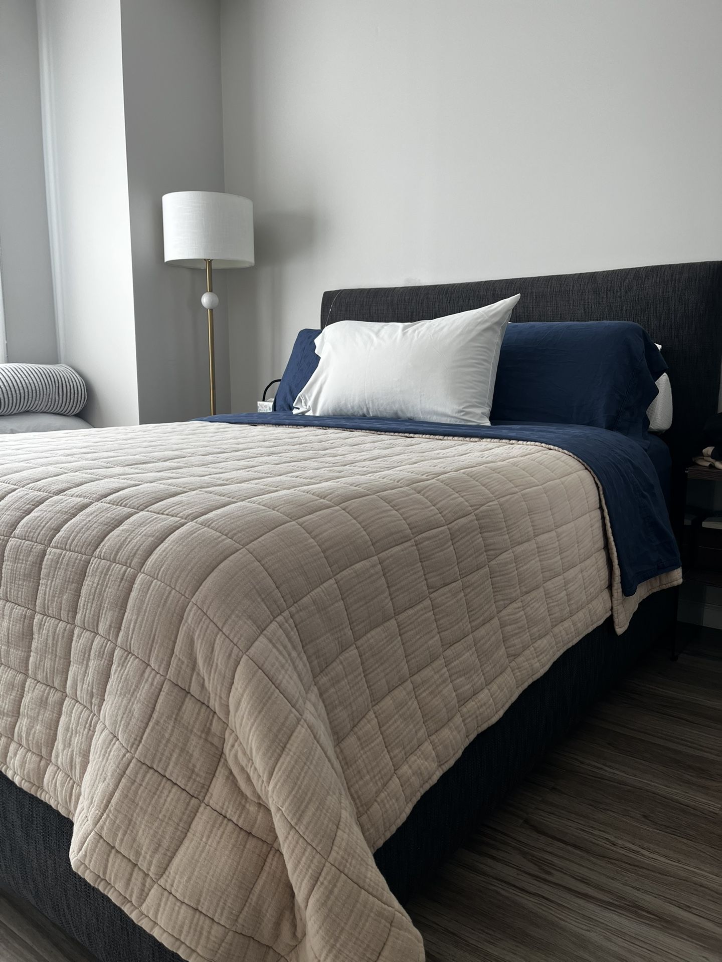 Dreamcloud Mattress And Queen Bed frame 