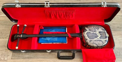 Okinawan 3-String Sanshin w/ Hardshell Case & Xtras