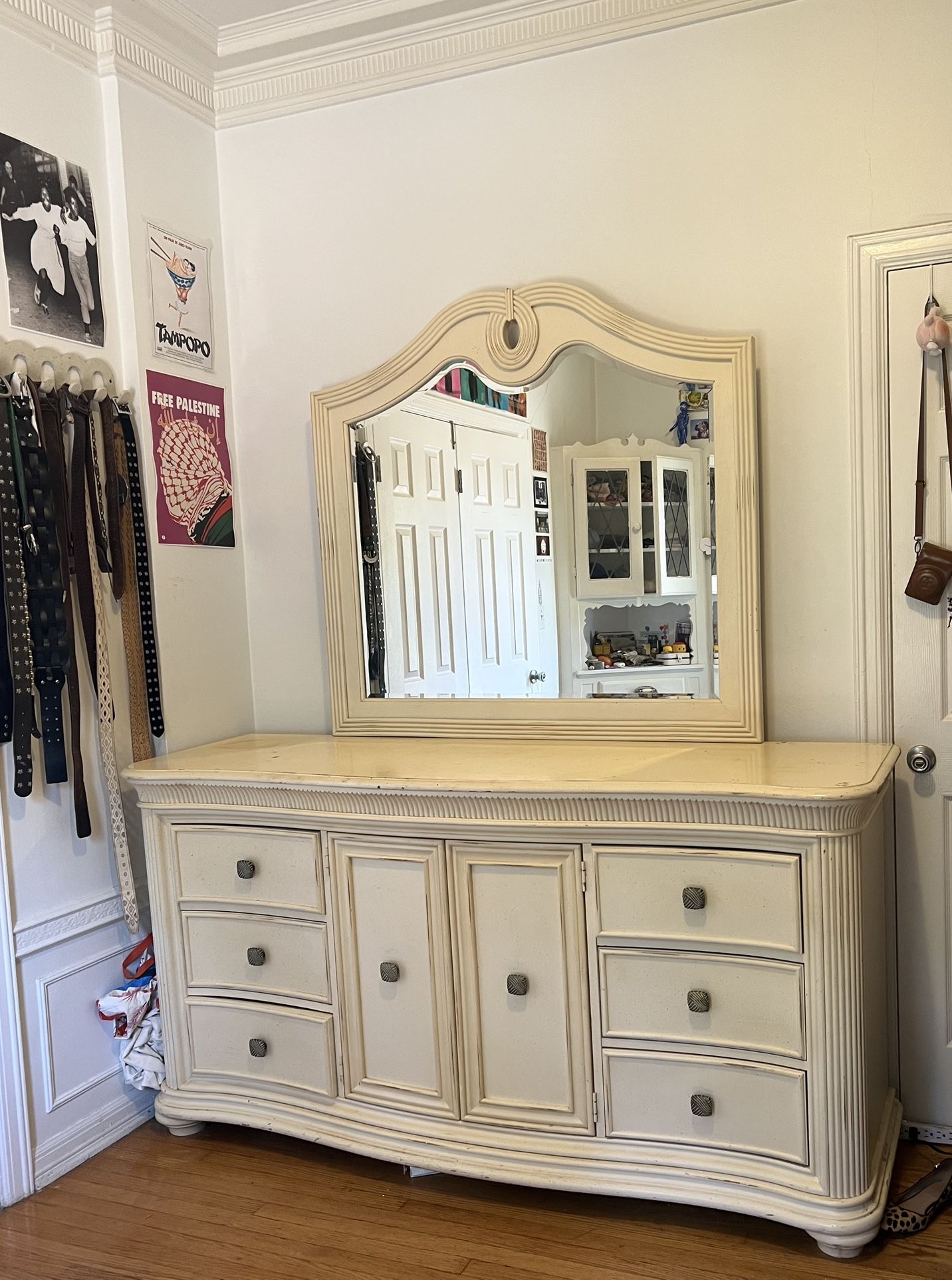 URGENT: FLEXIBLE PRICE: Mid-century modern style dresser with mirror