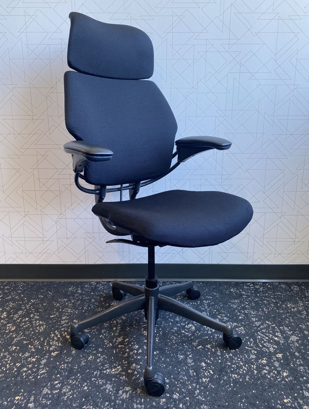 Humanscale Freedom Gel Fabric With Headrest Ergonomic Office Chair