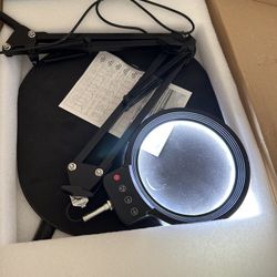  Brand-new Floor Lamp Magnifying Glass. 