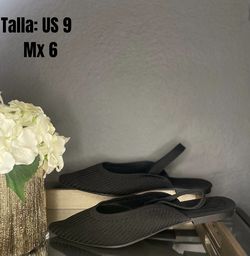 Woman’s Flats Size 9