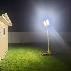 SOUTHWIRE 7322 LED Light Tower Work Lights 44,000 LUMENS BRIGHT