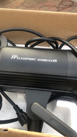 Flash Point  Studio 300ac Monolight