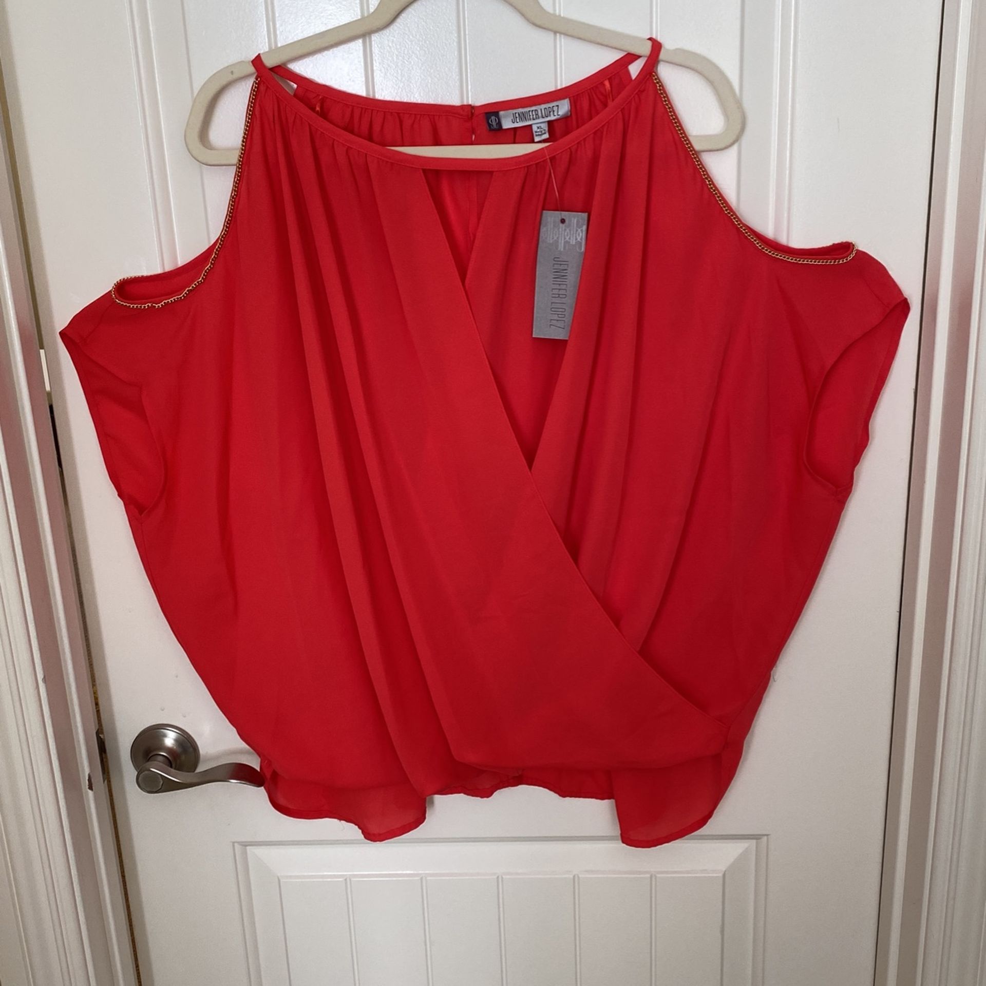 Jennifer Lopez cold shoulder blouse