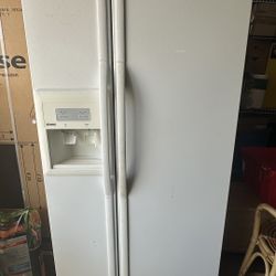 Kenmore Refrigerator Works Great