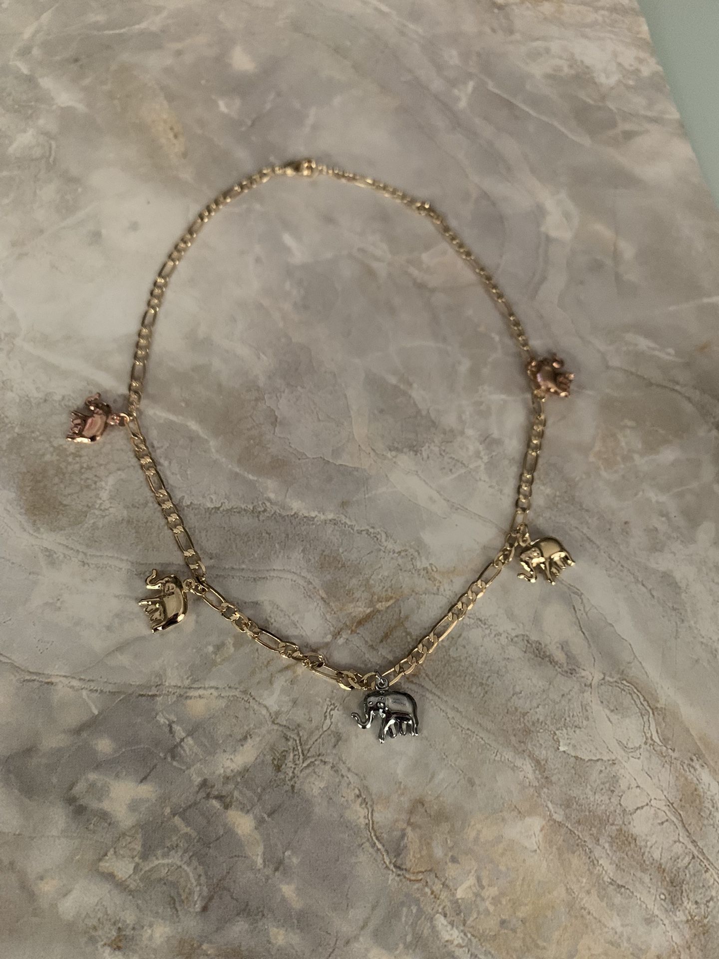 Necklace with elephant pendants in 3 tones