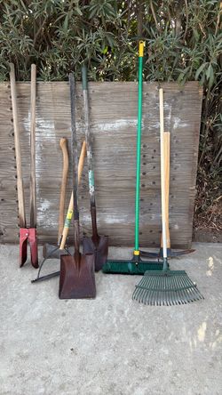 8 pc garden tool set (good condition)