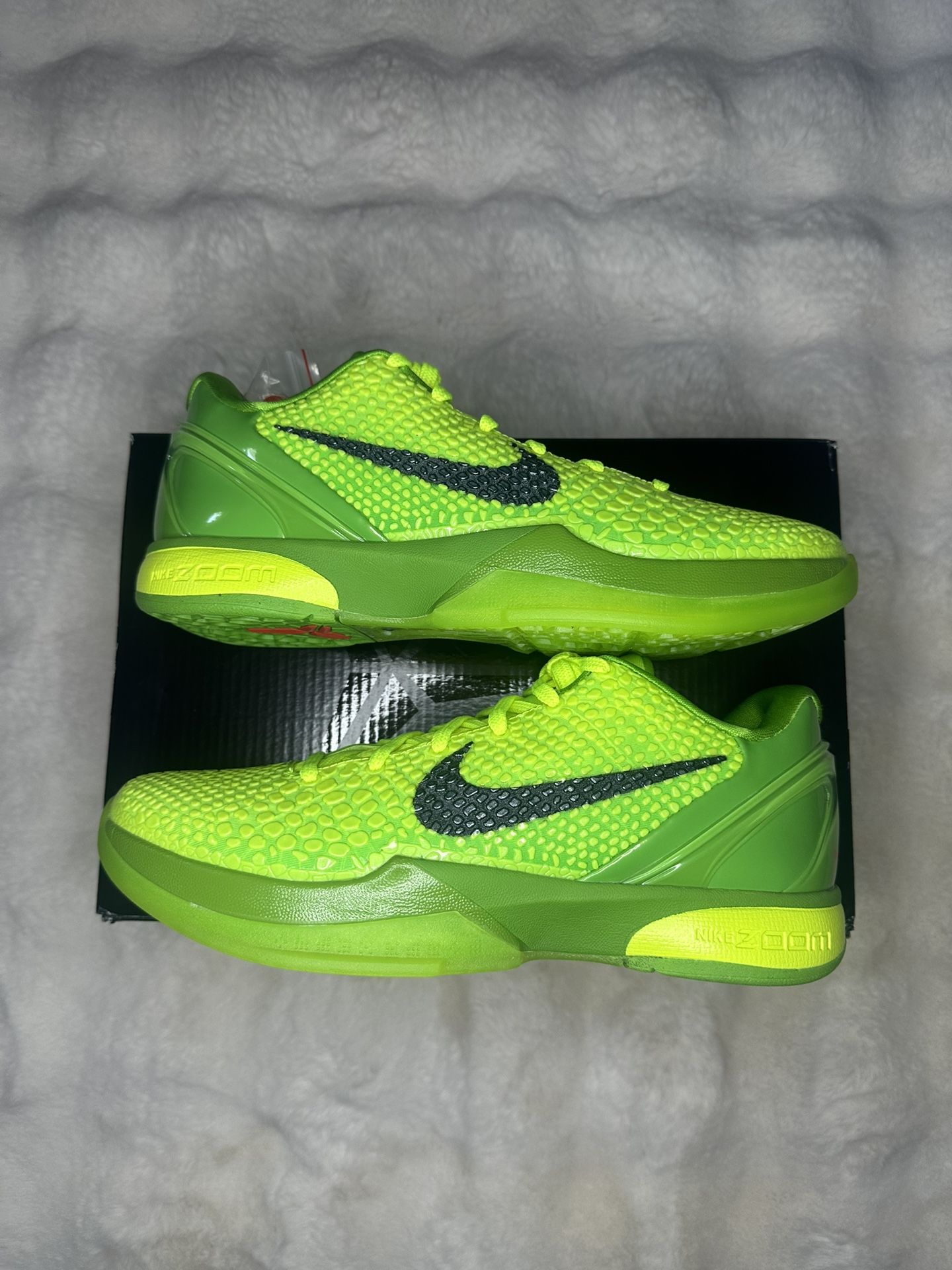 Kobe 6 Protro Grinch Size 12 Men’s