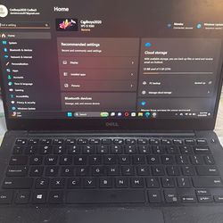 XPS 13 9360 INTEL i5.     7th gen