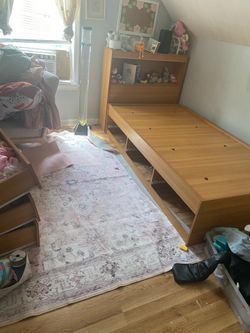 Great condition twin storage bed