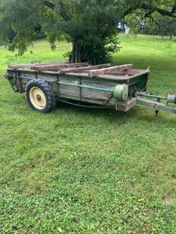 John Deere manure spreader